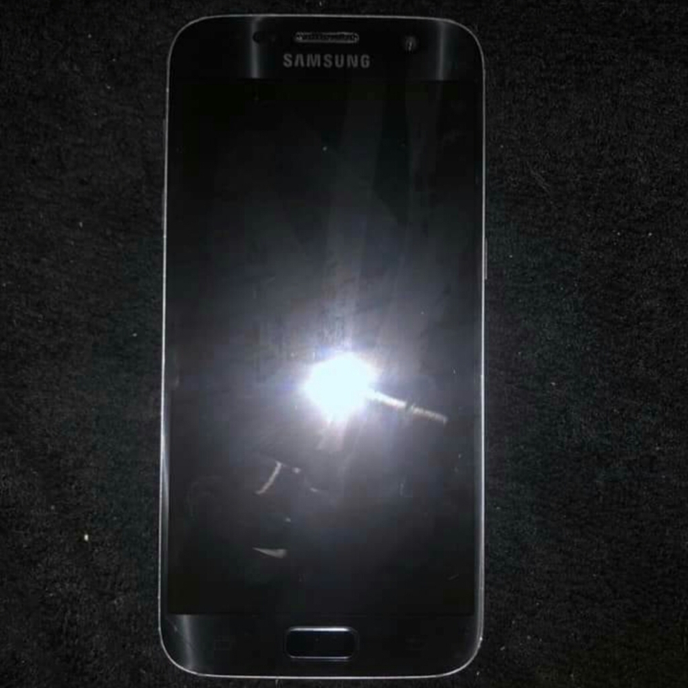 Samsung Galaxy S7 Phone